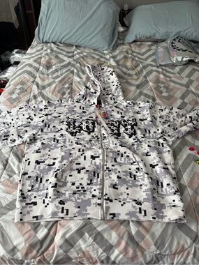 Lost Intricacy Men’s Camo Zip Up Fleece Hoodie Size 2X